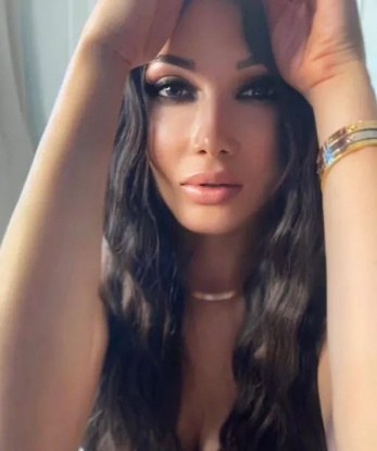 Живу в Москве, где мое ухоженное тело, воплощение страсти и соблазна, будет одаривать тебя незабываемыми моментами. Мои услуги включают эксклюзивные эротические массажи, приятное общение, а также море удовольствия в постели. Фото и отзывы ты найдешь на моей страничке. 💋 Я гарантирую, что ты останешься доволен нашей встречей и захочешь вернуться ко мне снова и снова. Дари себе незабываемые моменты со мной, и ты просто растаешь от удовольствия. 700, 25 лет